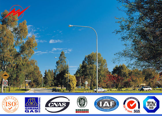 Q235 galvaniseerde het Staal 15m 20m 30m Straatlantaarn Polen met dwarswapen
