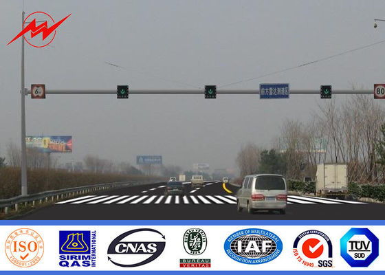 Achthoekige van de Verlichtingspolen van de Staalstraat het Verkeerslichtsignalen met Poederdeklaag