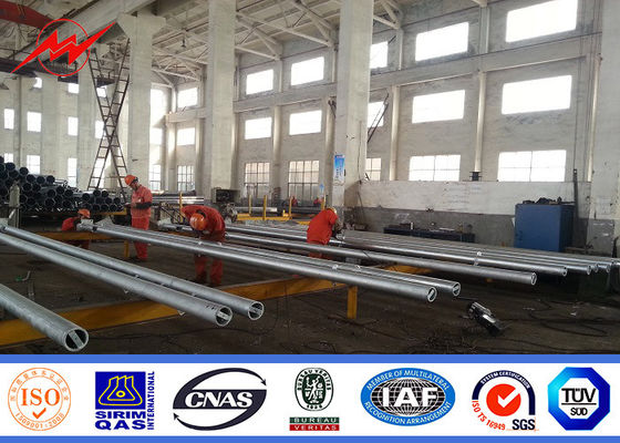 Achthoekige Zonne Dubbele Wapen Gegalvaniseerde Straatlantaarn Polen met Flens