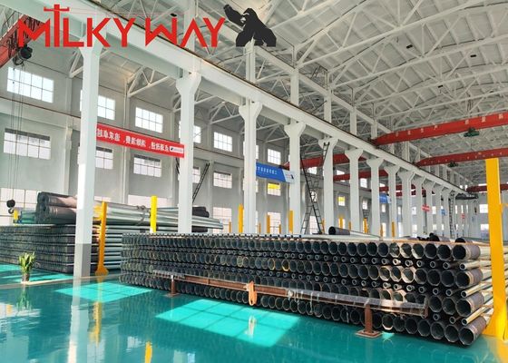 Op maat gemaakte bevestigingshoogte gegalvaniseerde stalen paal met geslepen basisplaat en ankerbout bevestiging